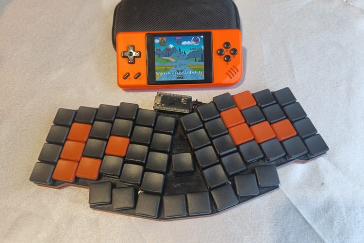 Painting my handheld to match my keyboard