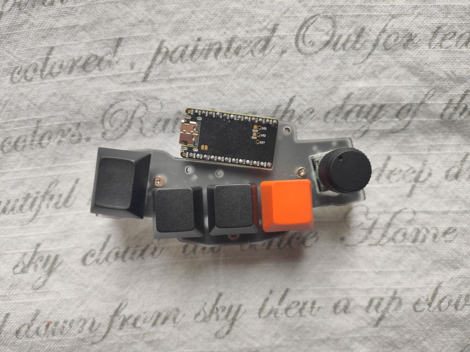 Made a Reviung5 macropad